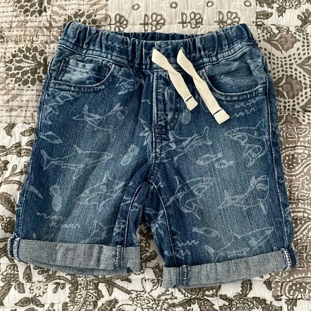 NWT Gap short size 2 years